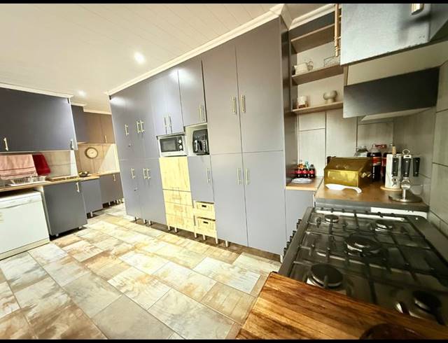 3 BEDROOM HOUSE FOR SALE IN VANDERBIJLPARK CW 1